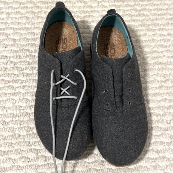 SOLE Footwear, Lark Slate Loafers, Size 9 - Picture 3 of 4